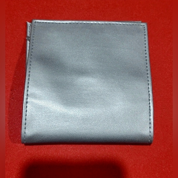 Mary Kay card holder - Picture 2 of 5